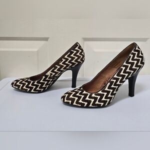 Sofft Brand Dark Brown and White Chevron Heels Size 7.5M, NWOT 3.5 Heels